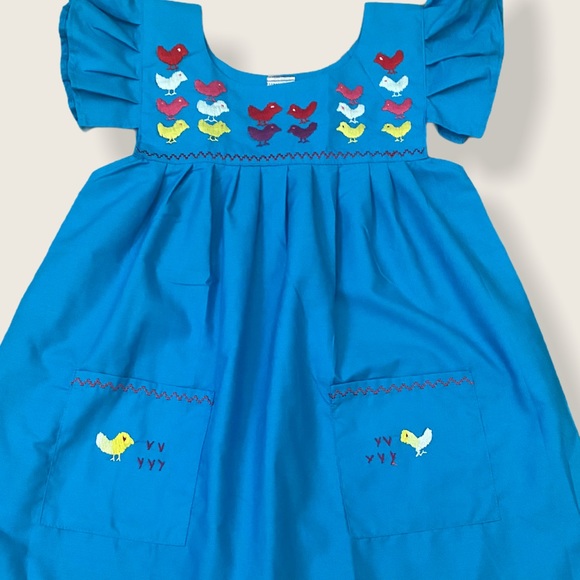 Girl dress size 4 - Picture 2 of 3